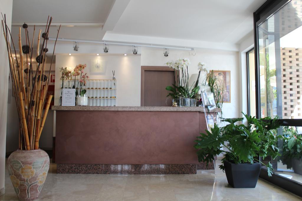 Hotel Adler ガビッチェ・マーレ エクステリア 写真